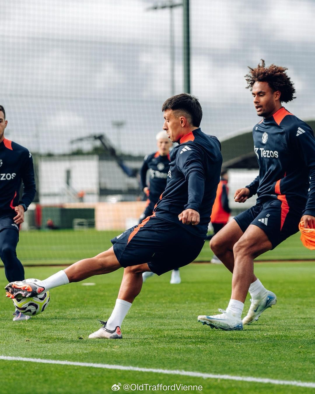 曼联发布备战花絮；冲刺阶段刷新队史纪录；意大利杯任务艰巨；心理建设被强调的简单介绍-开云app